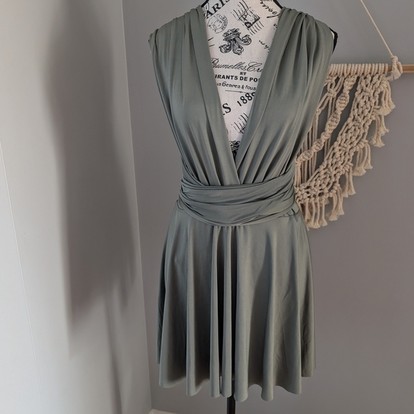 Xenia Boutique Backless Sage Green The Perfect Date Dress Small 4 Halter Multi - Picture 11 of 16